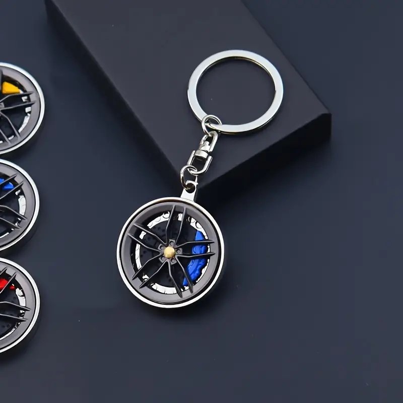 Rotatable Car Hub Keychain - Stylish Alloy Pendant for Vehicle Enthusiasts, Perfect Gift Idea